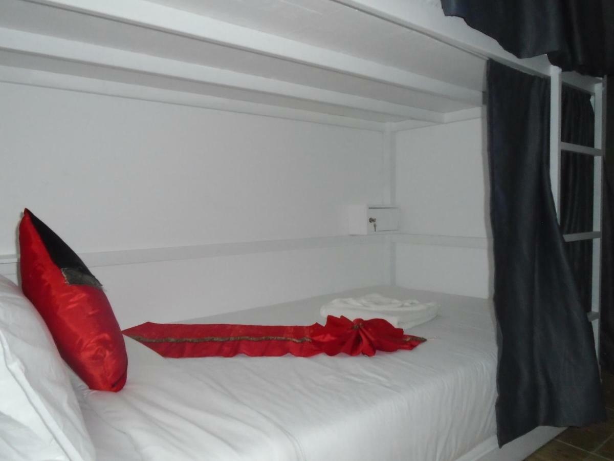 Panda Hostel Phuket (Adults Only) Patong Luaran gambar