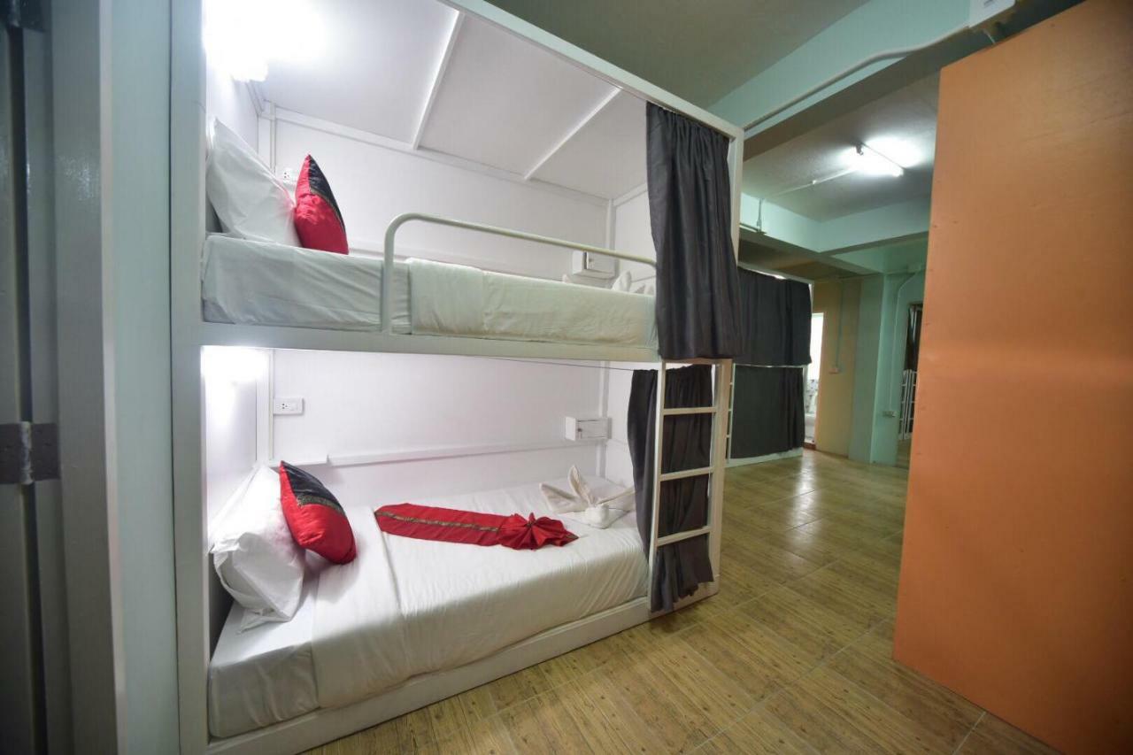 Panda Hostel Phuket (Adults Only) Patong Luaran gambar