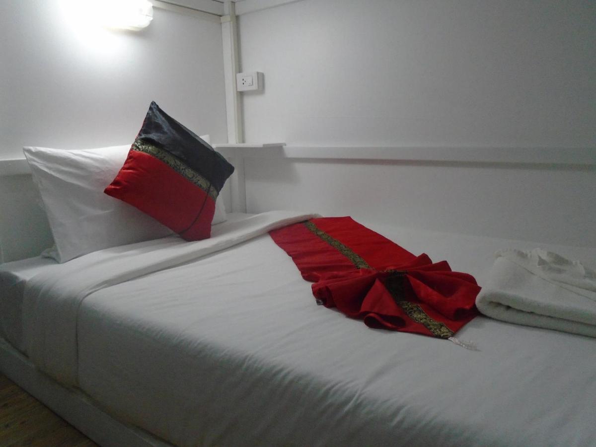 Panda Hostel Phuket (Adults Only) Patong Luaran gambar
